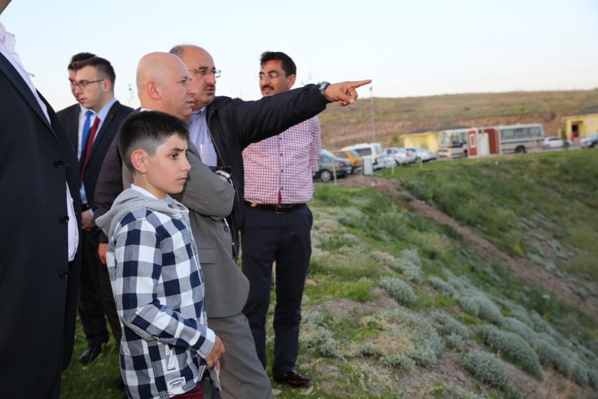 BAŞKAN ÇOLAKBAYRAKDAR YÜZER HAVUZU VE YÜZER İSKELEYİ İNCELEDİ