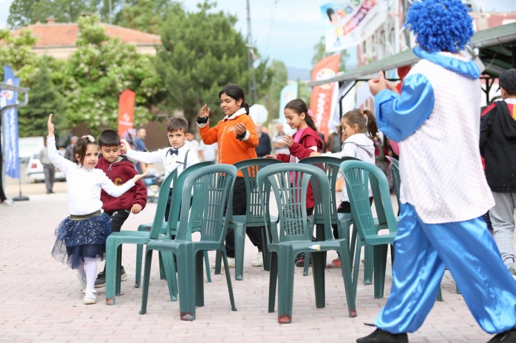 KOCASİNAN SOKAKLARINDA ÇOCUK OLMANIN TADI BİR BAŞKA