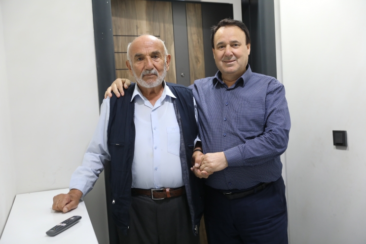 VATANDAŞLARDAN KENTSEL DÖNÜŞÜMLE SOSYAL DÖNÜŞÜM SAĞLAYAN BAŞKAN ÇOLAKBAYRAKDAR’A TEŞEKKÜR