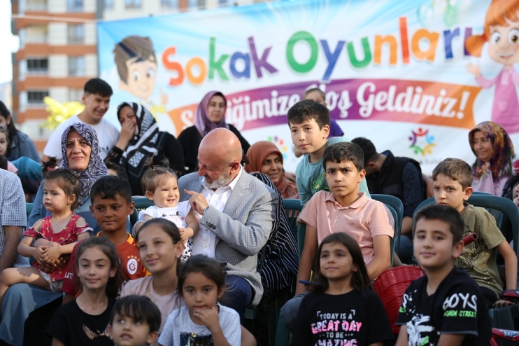 KOCASİNAN’DA SOKAK OYUNLARIYLA 7’DEN 70’E HERKES MUTLU