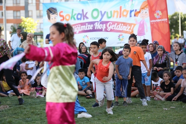 KOCASİNAN’DA SOKAK OYUNLARIYLA 7’DEN 70’E HERKES MUTLU