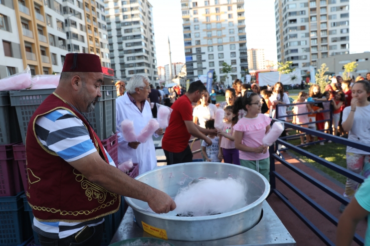 KOCASİNAN’DA SOKAK OYUNLARIYLA 7’DEN 70’E HERKES MUTLU