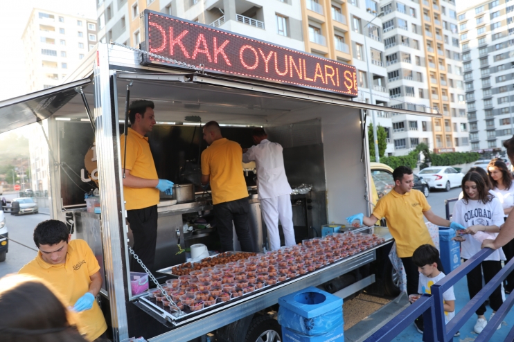 KOCASİNAN’DA SOKAK OYUNLARIYLA 7’DEN 70’E HERKES MUTLU
