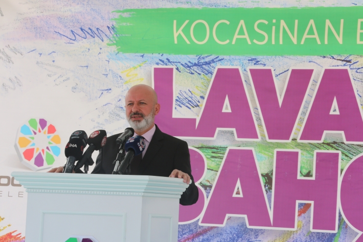 KAYSERİ’DE İLK OLAN ‘LAVANTA BAHÇESİ’ MEYVELERİNİ VERDİ