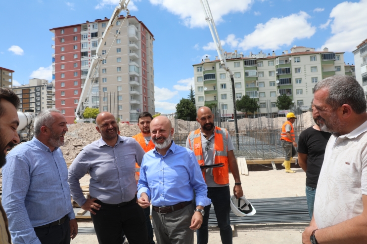 BAŞKAN ÇOLAKBAYRAKDAR; “MAHALLELERİMİZ, ÖRNEK VE MARKA YATIRIMLARLA GELİŞİP, BÜYÜYOR”