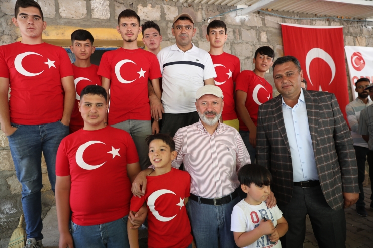 BAŞKAN ÇOLAKBAYRAKDAR’A, PİLAV ŞENLİĞİNDE VATANDAŞLARDAN YOĞUN İLGİ