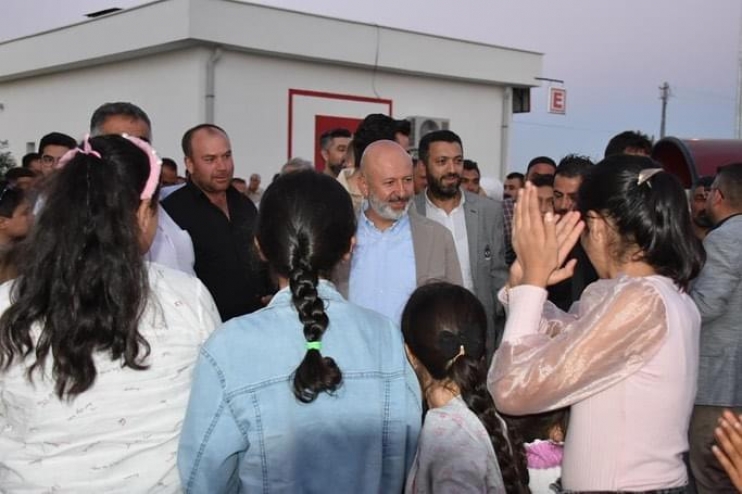 VATANDAŞLARDAN BAŞKAN ÇOLAKBAYRAKDAR’A ‘BAŞKANIM, SİZ İSTERSENİZ YAPARSINIZ” DİYALOĞU