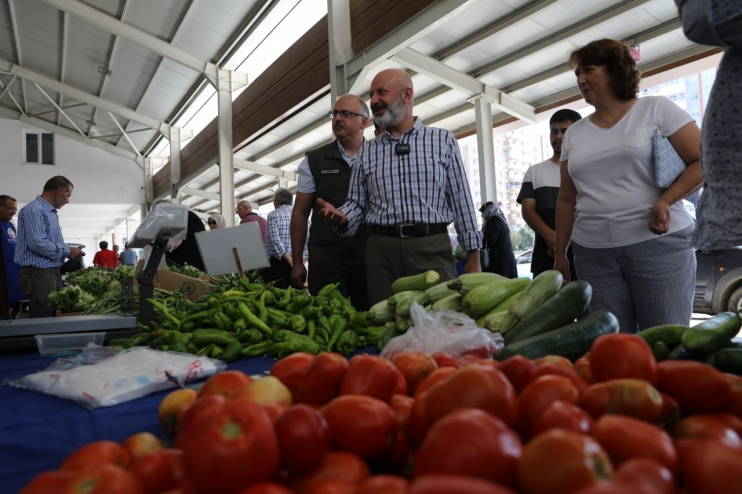 KAYSERİ’DE TEK, TÜRKİYE’DE SAYILI OLAN ‘YÜZDE 100 EKOLOJİK PAZAR’ AÇILDI