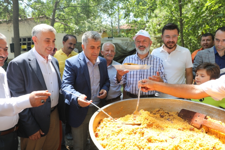 BAŞKAN ÇOLAKBAYRAKDARDAN ŞENLİK TADINDA BULUŞMA