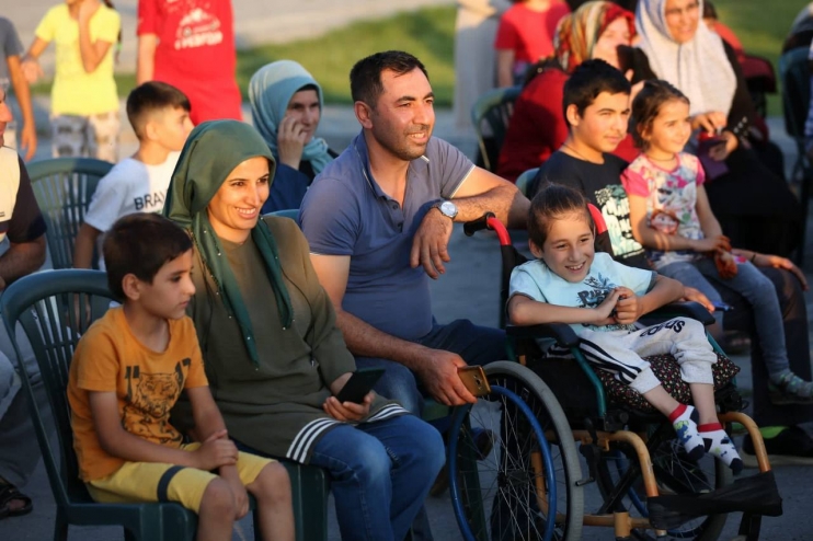 KOCASİNAN BELEDİYESİ, MUTLU ETMEK İÇİN ENGEL TANIMIYOR