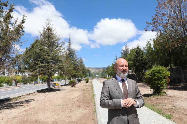 BAŞKAN ÇOLAKBAYRAKDAR, “ÇOCUKLARIN, HAYALİNİ SÜSLEYEN PARKLAR YAPIYORUZ”
