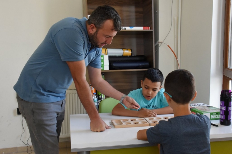   BAŞKAN ÇOLAKBAYRAKDAR; “ÇOCUKLARIMIZI, GELECEĞİN TÜRKİYE’SİNE HAZIRLIYORUZ”