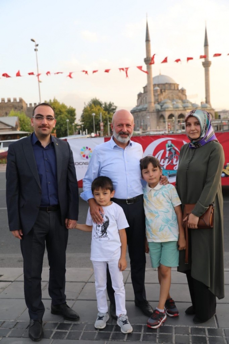 KOCASİNANDA ŞEHİT VE GAZİ ÇOCUKLARINI SEVİNDİREN  AY YILDIZ TURU