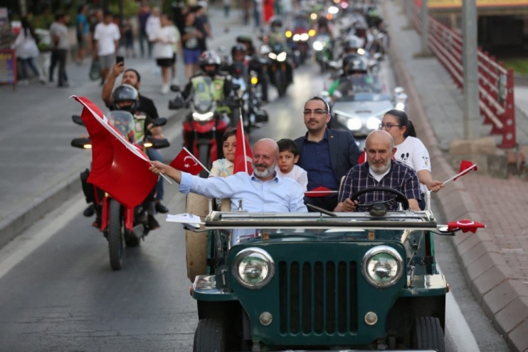 KOCASİNANDA ŞEHİT VE GAZİ ÇOCUKLARINI SEVİNDİREN  AY YILDIZ TURU