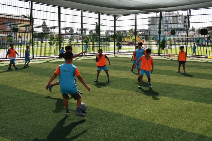 KOCASİNAN’NIN YAZ SPOR KURSLARI, 4 BİN KİŞİYE DOKUNDU