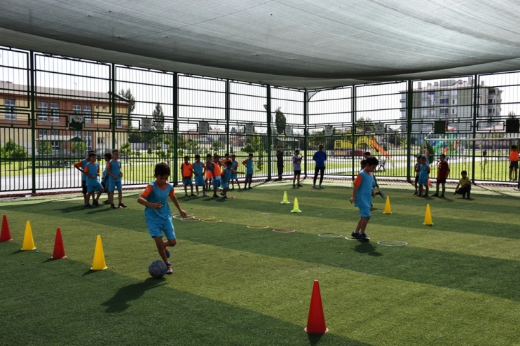 KOCASİNAN’NIN YAZ SPOR KURSLARI, 4 BİN KİŞİYE DOKUNDU