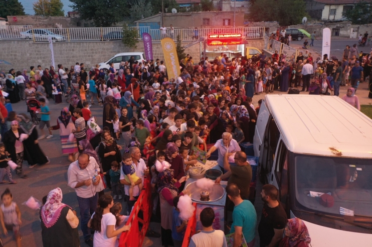 BAŞAN ÇOLAKBAYRAKDAR; "GAYRETİMİZ, ÇOCUKLARIMIZIN YÜZLERİNİ GÜLDÜRMEKTİR"
