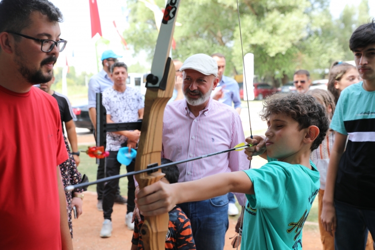 BAŞKAN ÇOLAKBAYRAKDARDAN DİYABETLİ ÇOCUKLARA İĞNESİZ SENSÖRLÜ ÖLÇÜM CİHAZI