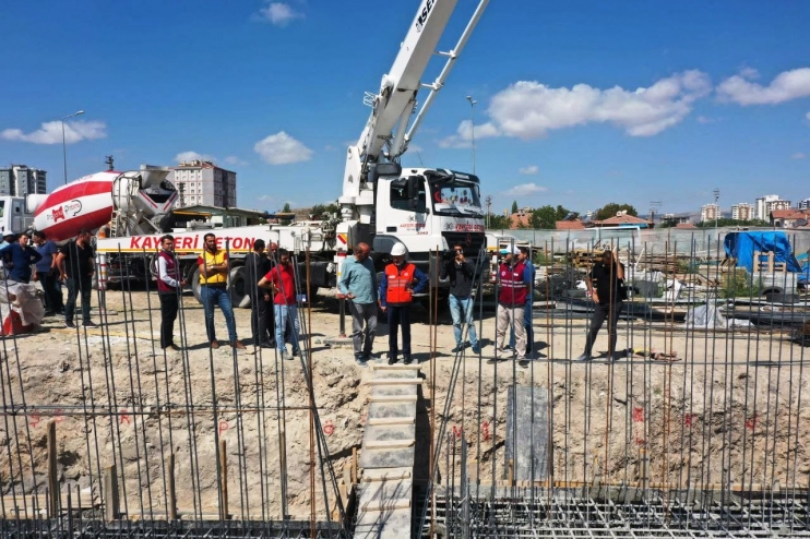 BAŞKAN ÇOLAKBAYRAKDAR; "KENTSEL DÖNÜŞÜMLE AYRICALIKLI YAŞAM SUNUYORUZ"