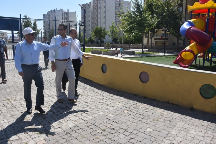 VATAN SEVDALISI ÇOLAKBAYRAKDAR, GECE DEMOKRASI NÖBETİNDE, GÜNDÜZ MESAİDE