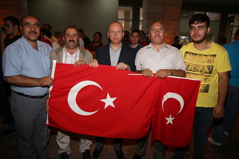 BAŞKAN ÇOLAKBAYRAKDAR, “SÖZ KONUSU VATAN İSE, GERİSİ TEFERRUATTIR.’’