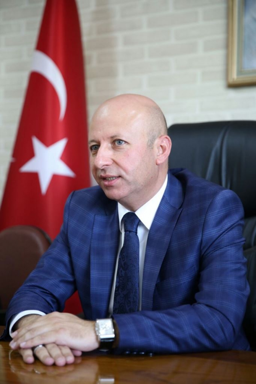 BAŞKAN ÇOLAKBAYRAKDAR, “ESNAFIMIZ İÇİN HAYIRLI OLAN HER İŞE OMUZ VERDİK"