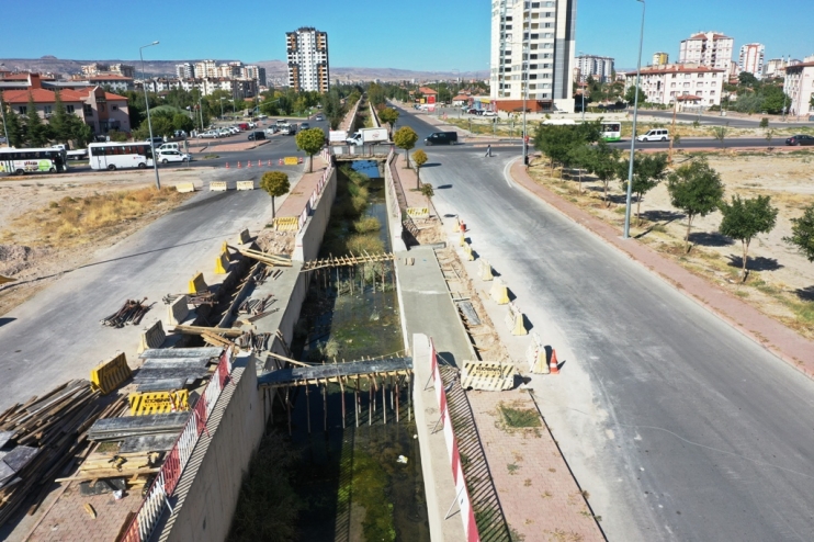 BAŞKAN ÇOLAKBAYRAKDAR; “ULAŞIMDA DA ÇAĞ ATLATIYORUZ”