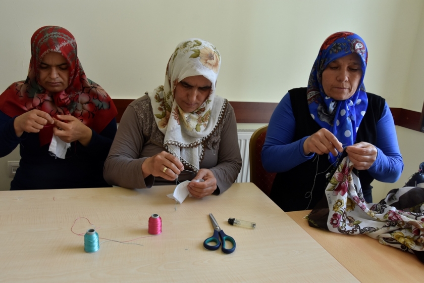 KOCASİNAN BELEDİYESİ’NDEN HANIMLAR İÇİN İĞNE OYASI İNCELİĞİ