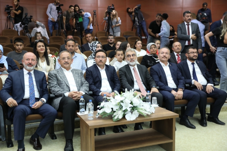 BAŞKAN ÇOLAKBAYRAKDAR; “KOCASİNAN’I HER ALANDA KALKINDIRIYORUZ”