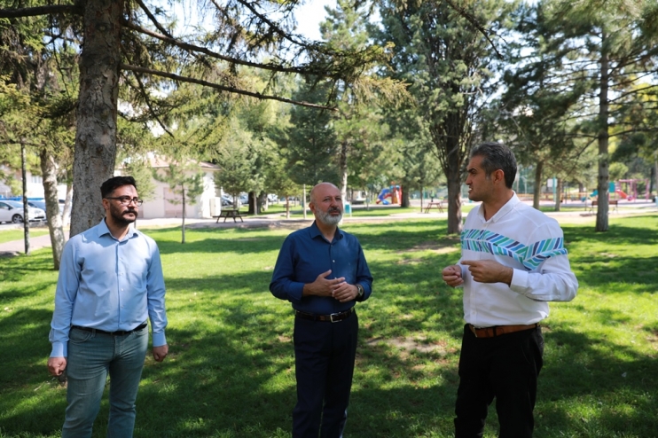 BAŞKAN ÇOLAKBAYRAKDAR’IN KOCASİNAN SEVDASI DUR DURAK BİLMİYOR