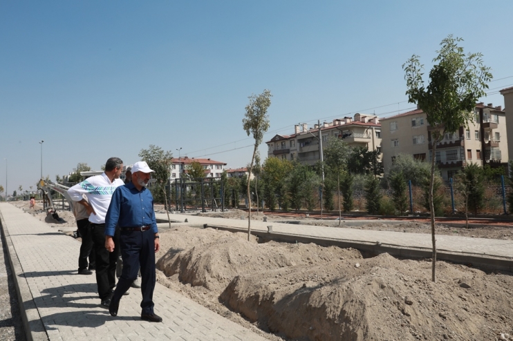 BAŞKAN ÇOLAKBAYRAKDAR’IN KOCASİNAN SEVDASI DUR DURAK BİLMİYOR