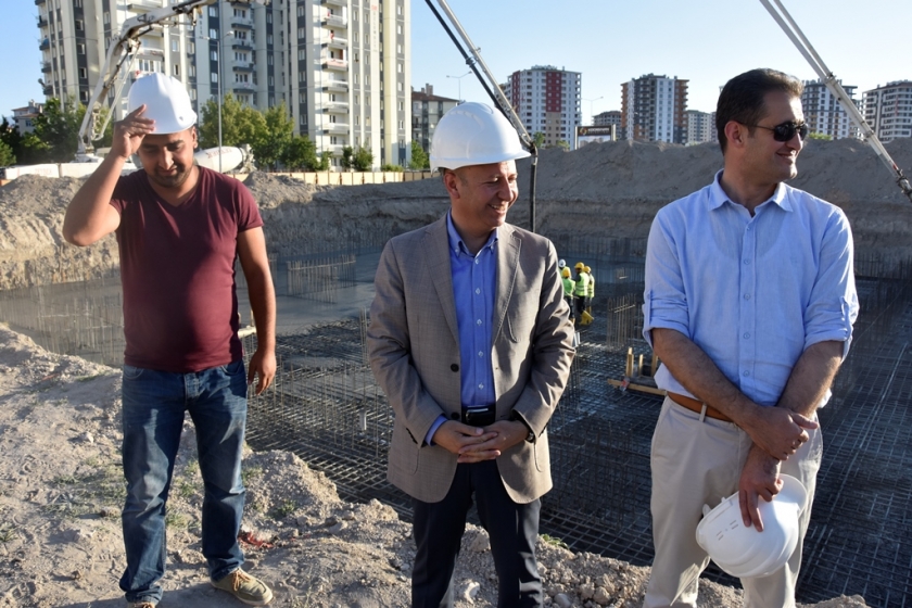 BAŞKAN ÇOLAKBAYRAKDAR YENİ ZİYA GÖKALP’İN TEMELİNİ ATTI