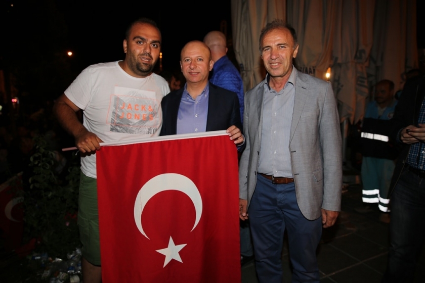 BAŞKAN ÇOLAKBAYRAKDAR, “SİZLERE MİNNETTARIZ”