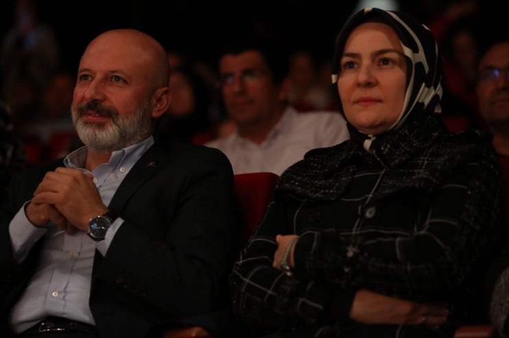 BAŞKAN ÇOLAKBAYRAKDAR; “NEŞET ERTAŞ’I ANMA GECESİ, GÖNÜLLERE YOL AÇTI”