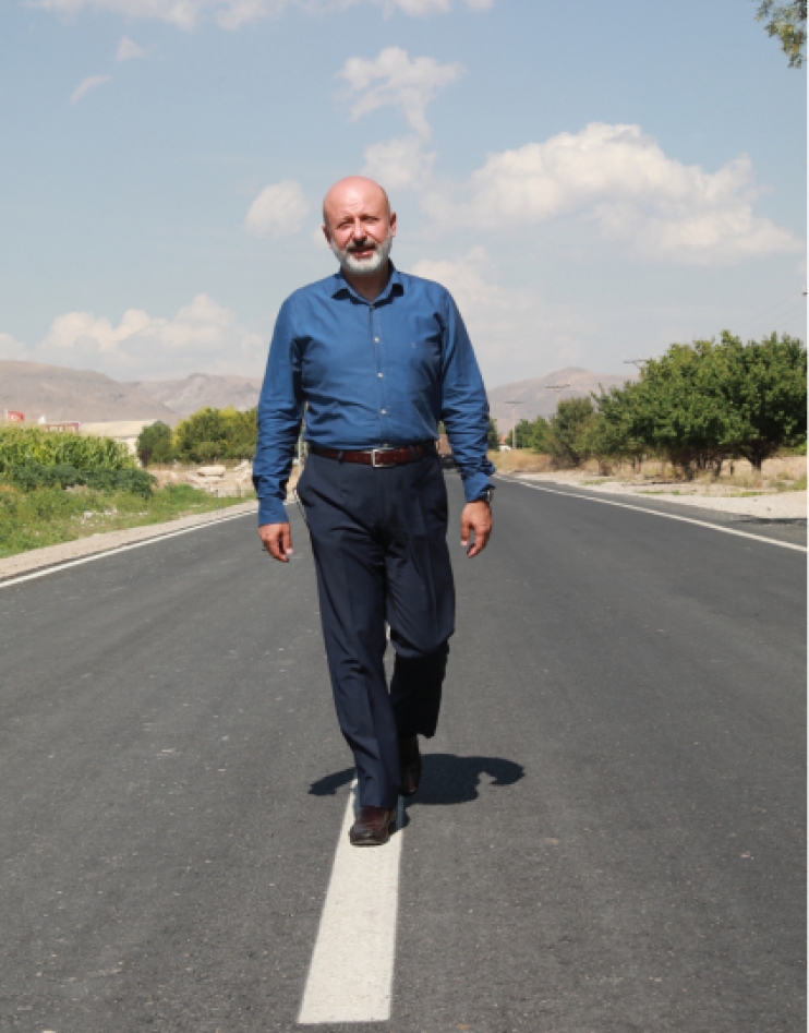 BAŞKAN ÇOLAKBAYRAKDAR, “YATIRIMLARIMIZLA YENİ BİR ŞEHİR KURUYORUZ”