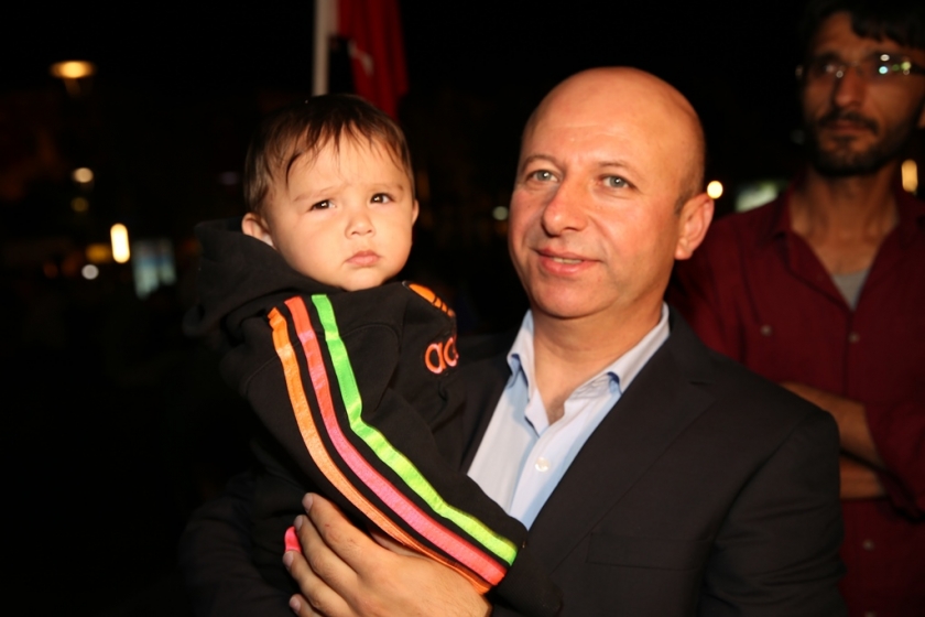 BAŞKAN ÇOLAKBAYRAKDAR’A VATANSEVERLERDEN SEVGİ SELİ