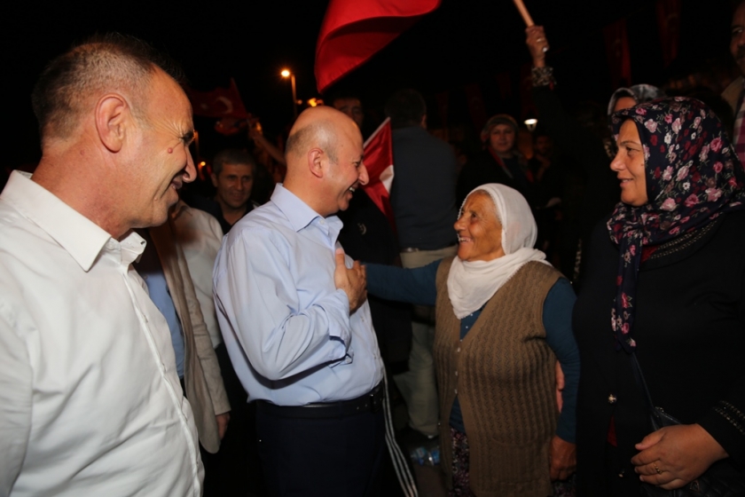 BAŞKAN ÇOLAKBAYRAKDAR’A VATANSEVERLERDEN SEVGİ SELİ