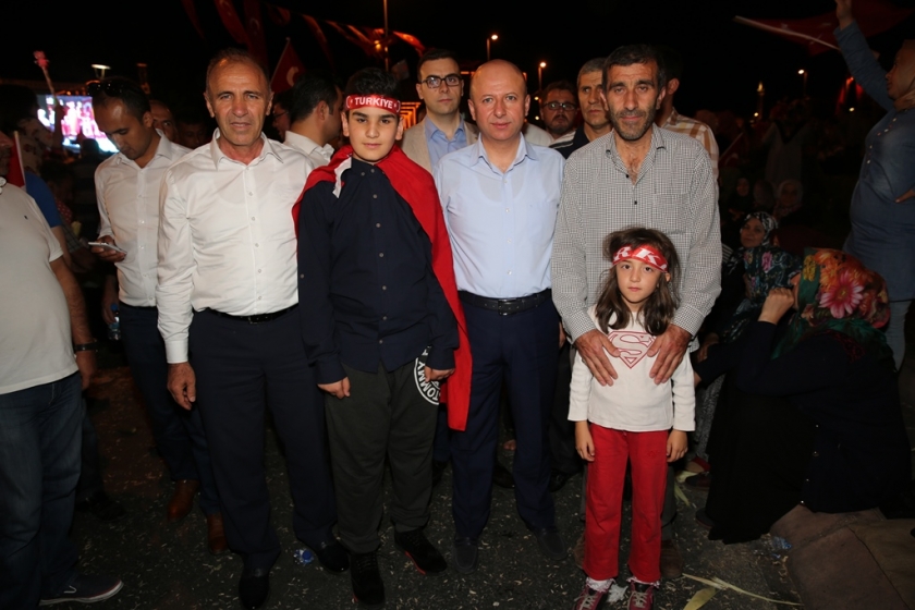 BAŞKAN ÇOLAKBAYRAKDAR’A VATANSEVERLERDEN SEVGİ SELİ