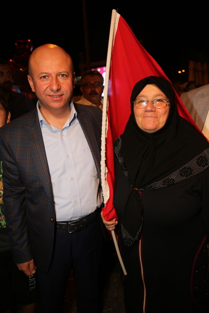 BAŞKAN ÇOLAKBAYRAKDAR’A VATANSEVERLERDEN SEVGİ SELİ