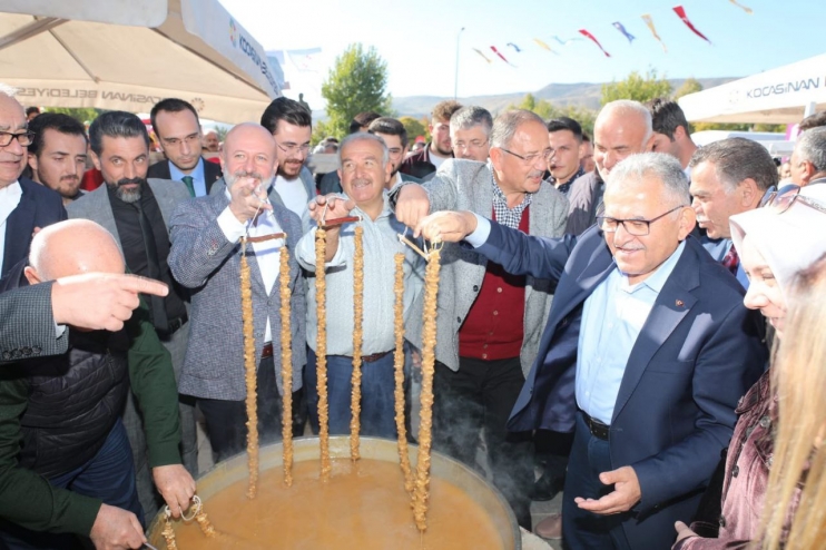 KOCASİNAN’DA ‘ERKİLET KEDİ BACAĞI TANITIM GÜNÜ’ ETKİNLİĞİ ÇOK BEĞENİLDİ