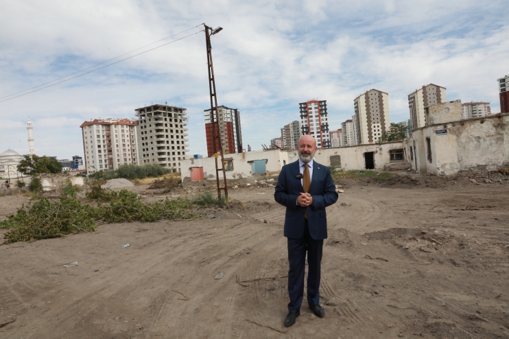 BAŞKAN ÇOLAKBAYRAKDAR; “YAKUT MAHALLESİ’Nİ DE GÜZEL BİR GELECEĞE HAZIRLIYORUZ”