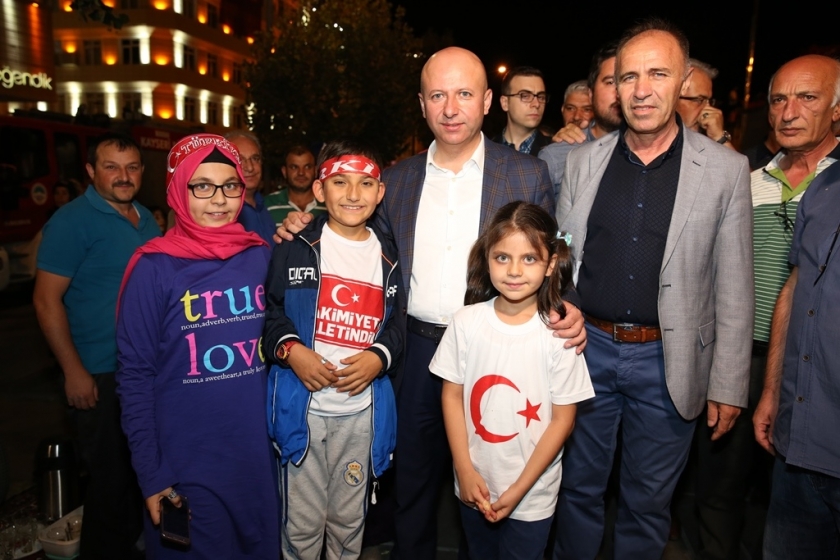 BAŞKAN ÇOLAKBAYRAKDAR, YÜREĞİ TERTEMİZ OLAN KAYSERİ HALKINA TERTEMİZ BİR MEYDAN YAKIŞIR