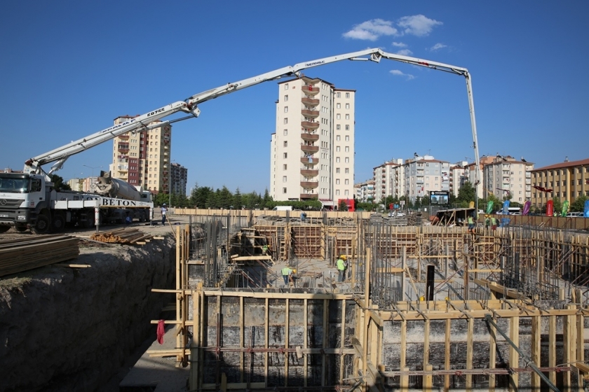 ÇOLAKBAYRAKDARDAN YENİ KOCASİNAN İÇİN İHTİŞAMLI TEMEL ATMA TÖRENİ