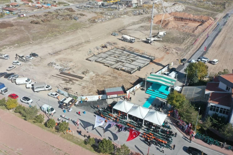 BAŞKAN ÇOLAKBAYRAKDAR; “DÖNÜŞÜMLE 2 BİN 185 AİLE SICAK YUVALARINDA HUZUR İÇERİSİNDE YAŞIYORLAR”