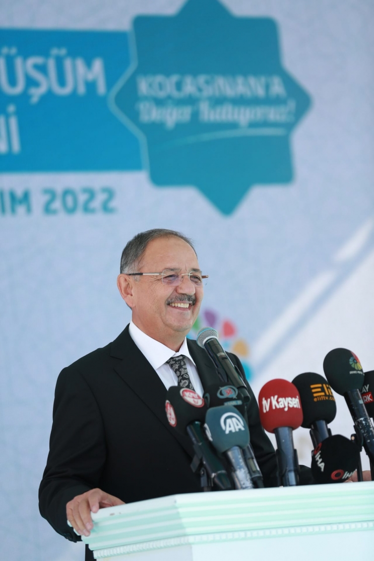 BAŞKAN ÇOLAKBAYRAKDAR; “DÖNÜŞÜMLE 2 BİN 185 AİLE SICAK YUVALARINDA HUZUR İÇERİSİNDE YAŞIYORLAR”