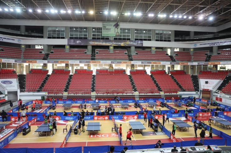 BAŞKAN ÇOLAKBAYRAKDAR, TÜRKİYE’NİN DÖRT BİR YANINDAN GELEN SPORCULARI ZİYARET ETTİ