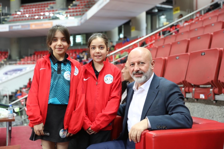 BAŞKAN ÇOLAKBAYRAKDAR, TÜRKİYE’NİN DÖRT BİR YANINDAN GELEN SPORCULARI ZİYARET ETTİ