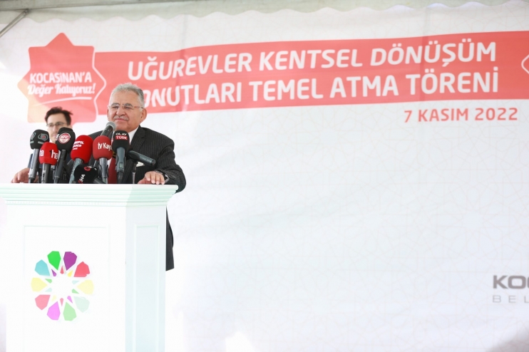 BAŞKAN ÇOLAKBAYRAKDAR; “KENTSEL DÖNÜŞÜMLE SOSYAL DÖNÜŞÜMÜ AYNI ANDA GERÇEKLEŞTİRİYORUZ”