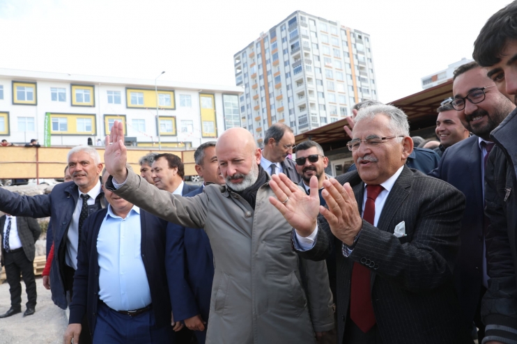 BAŞKAN ÇOLAKBAYRAKDAR; “KENTSEL DÖNÜŞÜMLE SOSYAL DÖNÜŞÜMÜ AYNI ANDA GERÇEKLEŞTİRİYORUZ”