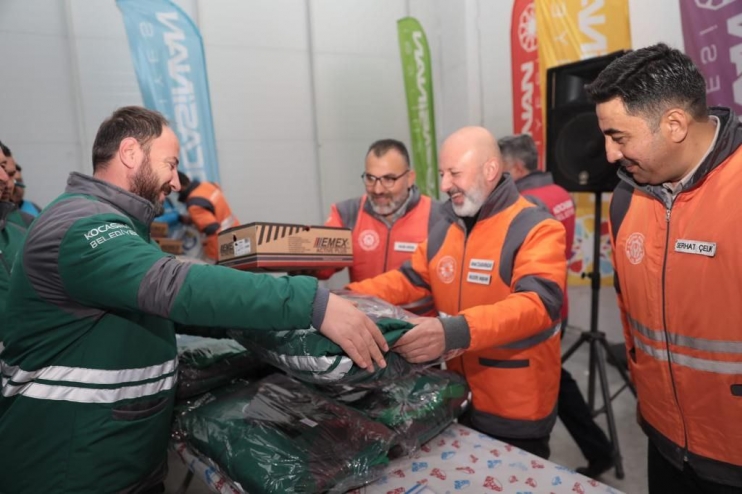 BAŞKAN ÇOLAKBAYRAKDAR; “BÜTÜN ALANLARDA FARKINI ORTAYA KOYAN VE TÜRKİYE’YE ÖRNEK OLAN BELEDİYEYİZ”